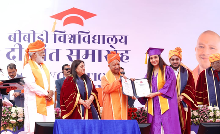 सीएम योगी का एआई पर जोर, बोले- टेक्नोलॉजी के साथ ही युवाओं को संस्कारों से भी जोड़ें संस्थान सीएम योगी का एआई पर जोर, बोले- टेक्नोलॉजी के साथ ही युवाओं को संस्कारों से भी जोड़ें संस्थान