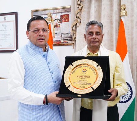 साहित्यकार शैलेश मटियानी को उत्तराखंड गौरव सम्मान 2025, सीएम धामी ने बेटे को सौंपा पुरस्कार साहित्यकार शैलेश मटियानी को उत्तराखंड गौरव सम्मान 2025, सीएम धामी ने बेटे को सौंपा पुरस्कार