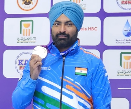 आईएसएसएफ विश्व चैंपियनशिप गुरप्रीत सिंह ने देश को दिलाया सिल्वर, जानिए किस स्थान पर रहा भारत? आईएसएसएफ विश्व चैंपियनशिप गुरप्रीत सिंह ने देश को दिलाया सिल्वर, जानिए किस स्थान पर रहा भारत?