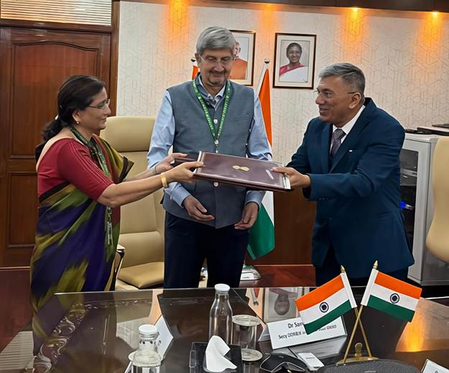 Gati Shakti Vishwavidyalaya, DRDO sign MoU to develop smart tech solutions for national security