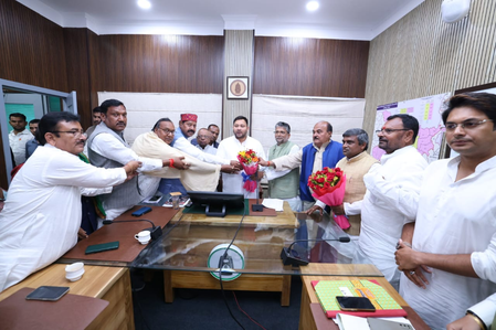 बिहार चुनाव परिणाम राजद ने की समीक्षा बैठक, नेताओं ने ईवीएम में गड़बड़ी का आरोप लगाया बिहार चुनाव परिणाम राजद ने की समीक्षा बैठक, नेताओं ने ईवीएम में गड़बड़ी का आरोप लगाया