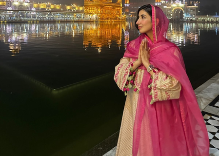 Ahead of ‘Kis Kisko Pyaar Karoon 2’ release, Parul Gulati seeks blessings at Golden Temple