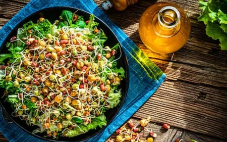 तन और मन दोनों को स्वस्थ रखते हैं अंकुरित अनाज, इम्यूनिटी के खास दोस्त