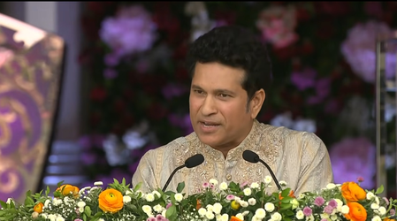 श्री सत्य साईं बाबा के जन्म शताब्दी समारोह में पहुंचे तेंदुलकर, सुनाया विश्व कप 2011 से जुड़ा किस्सा श्री सत्य साईं बाबा के जन्म शताब्दी समारोह में पहुंचे तेंदुलकर, सुनाया विश्व कप 2011 से जुड़ा किस्सा