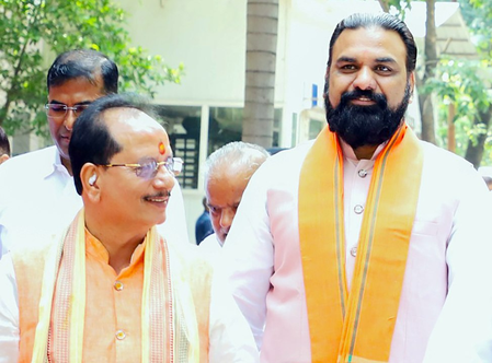 भाजपा विधायक दल की बैठक में सम्राट चौधरी नेता चुने गए, उप नेता के लिए विजय सिन्हा के नाम पर मुहर भाजपा विधायक दल की बैठक में सम्राट चौधरी नेता चुने गए, उप नेता के लिए विजय सिन्हा के नाम पर मुहर