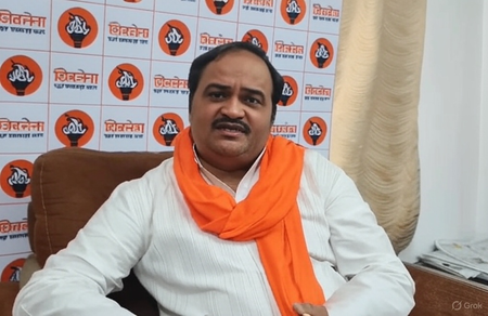 आनंद दुबे का महाराष्ट्र सरकार पर तंज, बोले- बोया पेड़ बबूल का तो आम कहां से होय