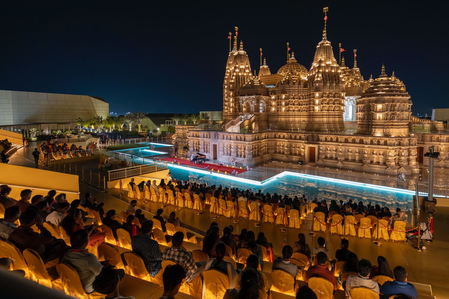 बीएपीएस हिंदू मंदिर अबू धाबी ने ‘ए सिम्फनी ऑफ हार्मनी’ के साथ दिव्यांगजनों का किया सम्मान बीएपीएस हिंदू मंदिर अबू धाबी ने ‘ए सिम्फनी ऑफ हार्मनी’ के साथ दिव्यांगजनों का किया सम्मान
