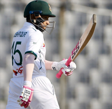 100वें टेस्ट में शतक के करीब मुशफिकुर रहीम, इन 11 बल्लेबाजों ने हासिल की है ये उपलब्धि