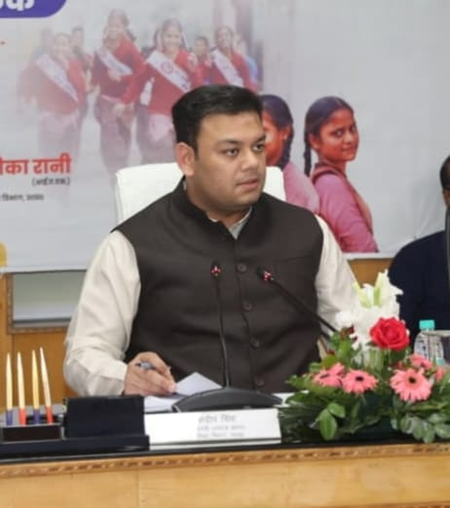 बेसिक शिक्षा मंत्री संदीप सिंह की नई पहल, प्रदेश में भटके हुए बच्चों की शिक्षा को आधुनिक बनाने के लिए अभिनव प्रयोग