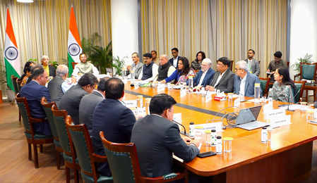 वित्त मंत्री निर्मला सीतारमण ने इन्फ्रास्ट्रक्चर और एनर्जी सेक्टर के पक्षकारों के साथ प्री-बजट बैठक की