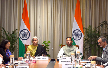 वित्त मंत्री निर्मला सीतारमण ने पर्यटन और आतिथ्य क्षेत्र के प्रतिनिधियों के साथ प्री-बजट बैठक की