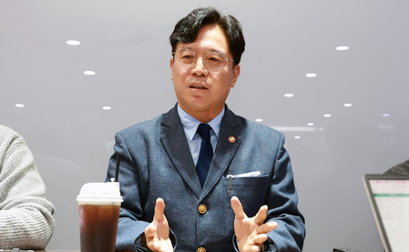 South Korea's Labour minister voices need to pass bill to raise retirement age by year-end South Korea's Labour minister voices need to pass bill to raise retirement age by year-end