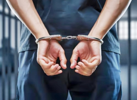 कोलकाता लॉ स्टूडेंट की संदिग्ध मौत मामले में वकील गिरफ्तार, लव लेटर से खुलासा