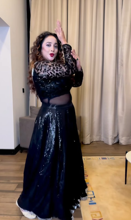 आज की रात गाने पर रानी चटर्जी ने किया जबरदस्त डांस, फैंस बोले-आप तो भोजपुरी की तमन्ना भाटिया हो