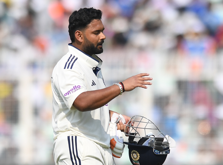 गुवाहाटी टेस्ट में ऋषभ पंत कर सकते हैं एमएस धोनी की बराबरी