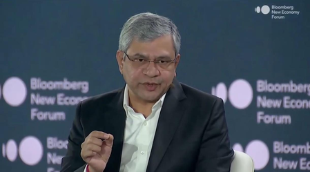 देश की कॉमन और अफोर्डेबल कम्प्यूट फैसिलिटी की अप्रोच टेक्नोलॉजी का लोकतंत्रीकरण सुनिश्चित कर रही अश्विनी वैष्णव देश की कॉमन और अफोर्डेबल कम्प्यूट फैसिलिटी की अप्रोच टेक्नोलॉजी का लोकतंत्रीकरण सुनिश्चित कर रही अश्विनी वैष्णव