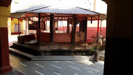 धर्म की नगरी काशी में स्थित चमत्कारी कूप, जिसका जल पीने के लिए लगती है कतार