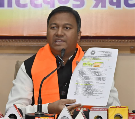 झारखंड छात्रों के आधार कार्ड एनरोलमेंट के नाम पर 65 करोड़ के घोटाले का आरोप, भाजपा ने पेश किए दस्तावेज झारखंड छात्रों के आधार कार्ड एनरोलमेंट के नाम पर 65 करोड़ के घोटाले का आरोप, भाजपा ने पेश किए दस्तावेज