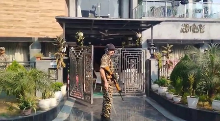 कोयला घोटाला केस में ईडी का बड़ा एक्शन, झारखंड और बंगाल में 40 से अधिक ठिकानों पर छापे कोयला घोटाला केस में ईडी का बड़ा एक्शन, झारखंड और बंगाल में 40 से अधिक ठिकानों पर छापे