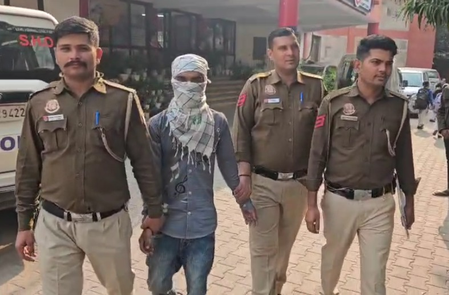 दिल्ली जामा मस्जिद थाना पुलिस की बड़ी कार्रवाई, स्नैचिंग मामले में फरार बदमाश गिरफ्तार दिल्ली जामा मस्जिद थाना पुलिस की बड़ी कार्रवाई, स्नैचिंग मामले में फरार बदमाश गिरफ्तार