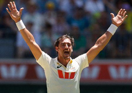 इंग्लैंड के खिलाफ मिचेल स्टार्क ने बरपाया कहर, एशेज में लगाया अनूठा शतक