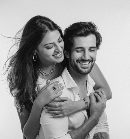 छोले-भटूरे की तरह हमेशा साथ रहेंगे, शादी की चौथी सालगिरह पर आदित्य ने किया पत्नी अनुष्का से वादा