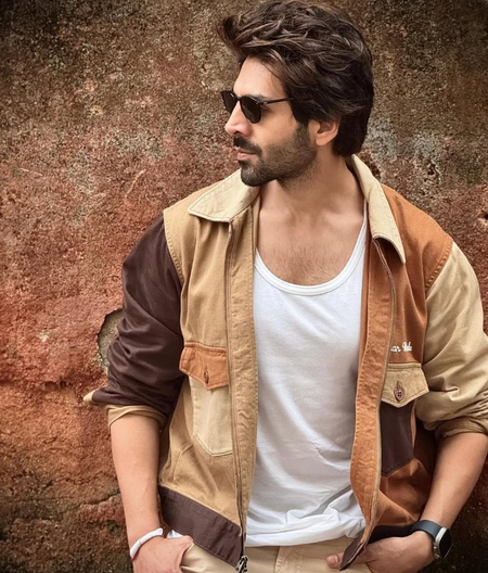 कार्तिक आर्यन  कॉमिक टाइमिंग के जादूगर, जानें कैसे बने बॉलीवुड के रोम-कॉम किंग