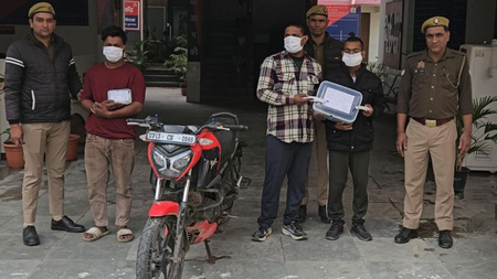 नोएडा: पीजी और फ्लैटों में चोरी करने वाला गैंग बेनकाब, तीन आरोपी गिरफ्तार