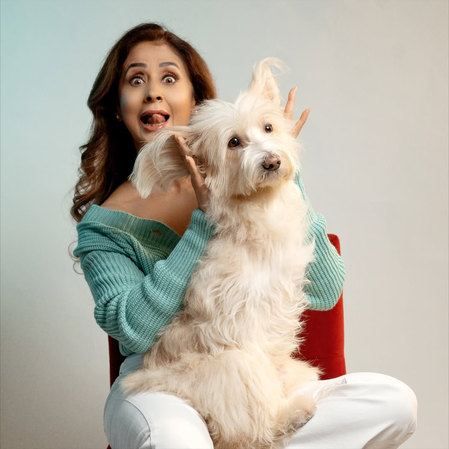 <div>Urmila Matondkar introduces her 'bestest winter essential'</div>