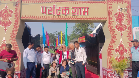 बिहार सोनपुर मेला में पर्यटकों को भा रहा स्विस कॉटेज, 22 विदेशी पहुंचे