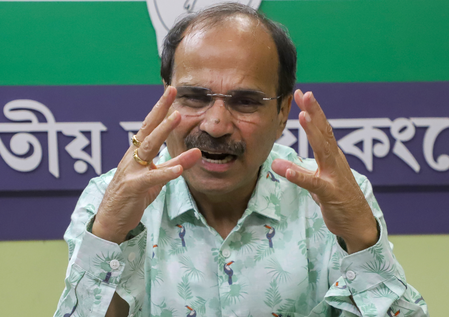 ममता बनर्जी कर रही हैं समुदायों को बांटने वाली राजनीति  अधीर रंजन चौधरी