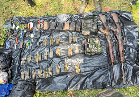 तेलंगाना एक करोड़ से ज्यादा के इनामी नक्सलियों ने डाले हथियार, मुख्यधारा में लौटने का फैसला