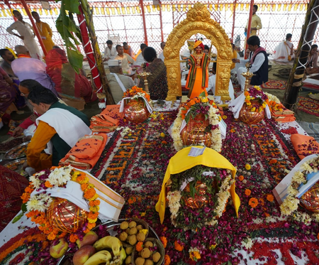 तुलसी पत्रों से हुआ श्रीराम सहस्त्रनामार्चन, पूजा-अर्चना में सम्मिलित रहे आचार्य व यजमान तुलसी पत्रों से हुआ श्रीराम सहस्त्रनामार्चन, पूजा-अर्चना में सम्मिलित रहे आचार्य व यजमान
