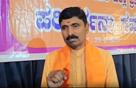 केंद्र सरकार की नीतियों का विरोध करती हैं ममता बनर्जी सिद्धलिंग स्वामी