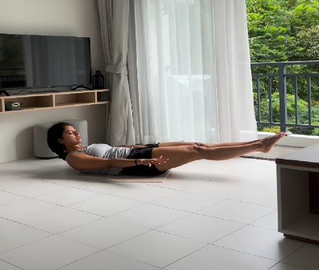 पिलाटे से खुद को फिट रखती हैं खुशबू पाटनी, अपनी सुबह को ऐसे बनाती हैं एनर्जेटिक