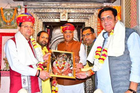 मुख्यमंत्री पुष्कर सिंह धामी ने तीर्थराज पुष्कर स्थित श्री ब्रह्मा जी मंदिर में की पूजा-अर्चना