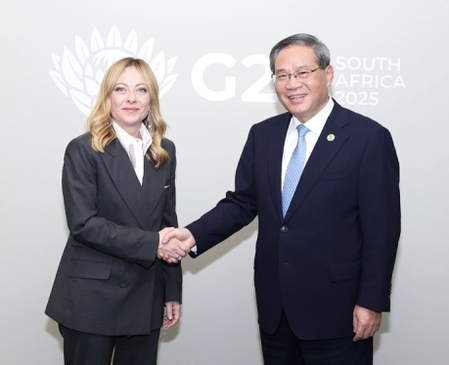 ली छ्यांग ने इतालवी प्रधानमंत्री जियोर्जिया मेलोनी से मुलाकात की