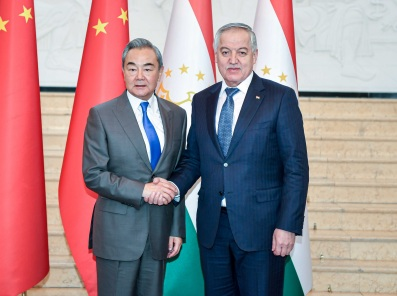 चीन-ताजिकिस्तान के विदेश मंत्रियों के बीच पहली रणनीतिक वार्ता दुशांबे में आयोजित