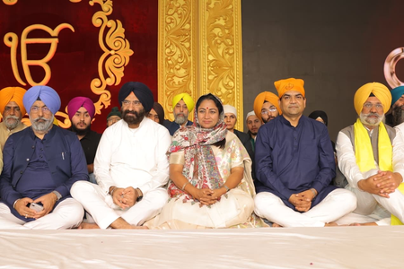 हम सभी गुरु साहिब के आदर्शों को अपने जीवन में धारण करें सीएम रेखा गुप्ता हम सभी गुरु साहिब के आदर्शों को अपने जीवन में धारण करें सीएम रेखा गुप्ता