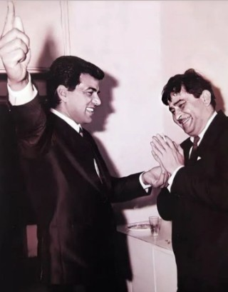 Kareena Kapoor shares throwback of Dharmendra and Raj Kapoor, says ‘Forever in power’