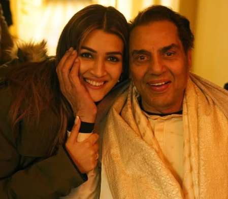 Kriti Sanon & Sidharth Malhotra express deep sorrow over Dharmendra's demise