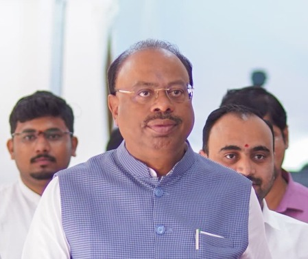 देवेंद्र फडणवीस, एकनाथ शिंदे और अजीत पवार मिलकर लेते हैं फंड पर फैसला चंद्रशेखर बावनकुले