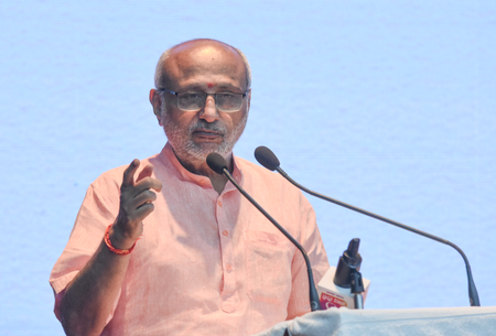 उपराष्ट्रपति ने जगद्गुरु शंकराचार्य श्री विधुशेखर भारती सन्निधानम के नागरिक सम्मान समारोह को किया संबोधित