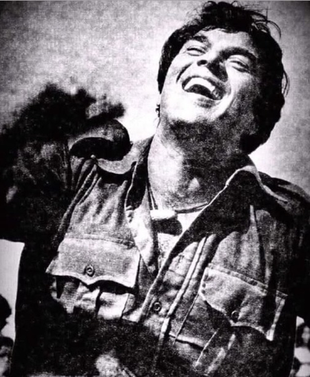 <div>Kartik Aaryan says Dharmendra has shown the world 'what it means to dream big'</div>