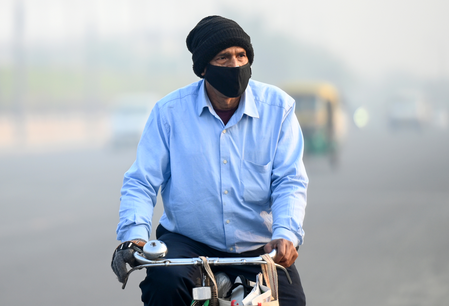 दिल्ली-एनसीआर में प्रदूषण ने लिया विकराल रूप, लोगों के स्वास्थ्य पर मंडराया गंभीर संकट