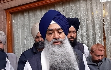 स्वर्ण मंदिर में ज्ञानी रघुबीर सिंह ने की अरदास, पवित्र शहर के लिए जताया राज्य सरकार का आभार