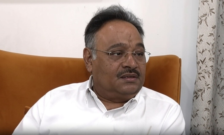 पश्चिम बंगाल सरकार चुनाव आयोग के काम में बाधा डाल रही है समिक भट्टाचार्य