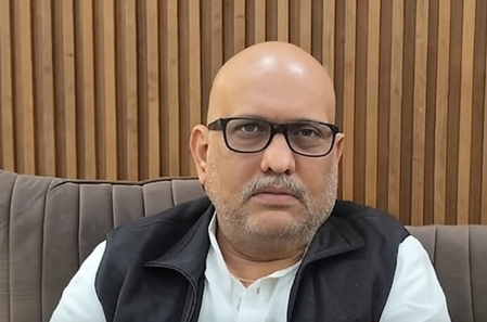 देश में सबको समान अधिकार, जगद्गुरु रामभद्राचार्य की टिप्पणी पर अजय राय का जवाब