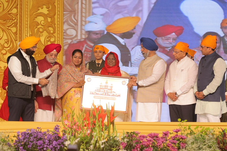 दिल्ली की सीएम रेखा गुप्ता ने श्री गुरु तेग बहादुर साहिब के बलिदान को किया याद दिल्ली की सीएम रेखा गुप्ता ने श्री गुरु तेग बहादुर साहिब के बलिदान को किया याद