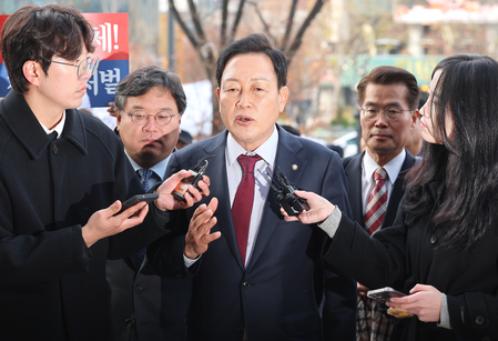 <div>South Korea: Lawmaker denies giving favours to ex-first lady's family in land development project</div>